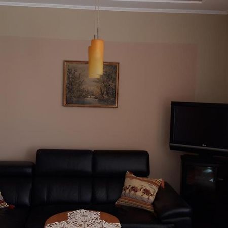 Ildi Apartman Gyenesdias Bagian luar foto