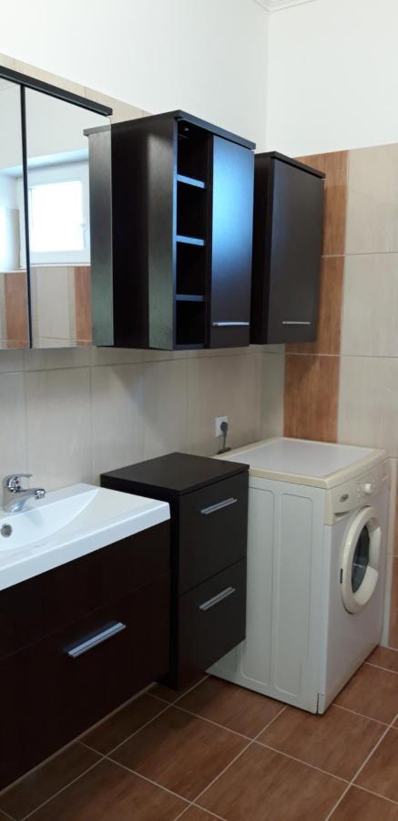 Ildi Apartman Gyenesdias Bagian luar foto
